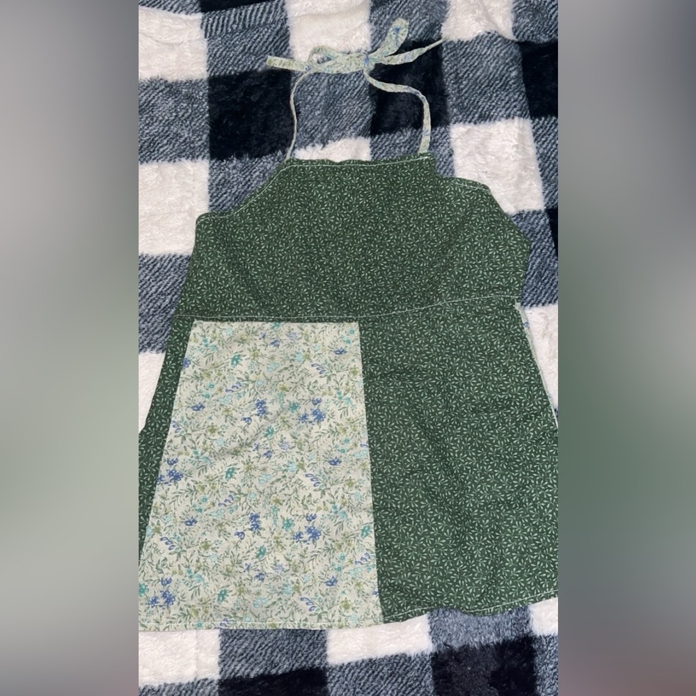 Floral Green Halter Top, Vintage From The 90’s